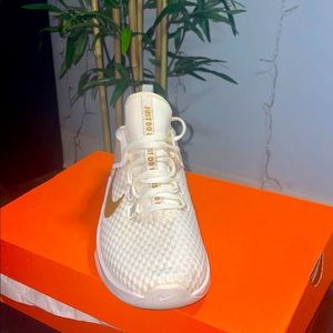 NIKE - Women’s Air Max Bella TR 2 (White & Gold)